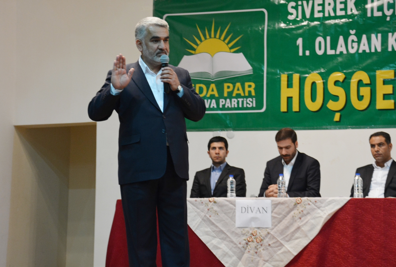 Yapıcıoğlu: 'Fitne uykudadır, uyandırana lanet olsun' Yapıcıoğlu: 'Fitne uykudadır, uyandırana lanet olsun'